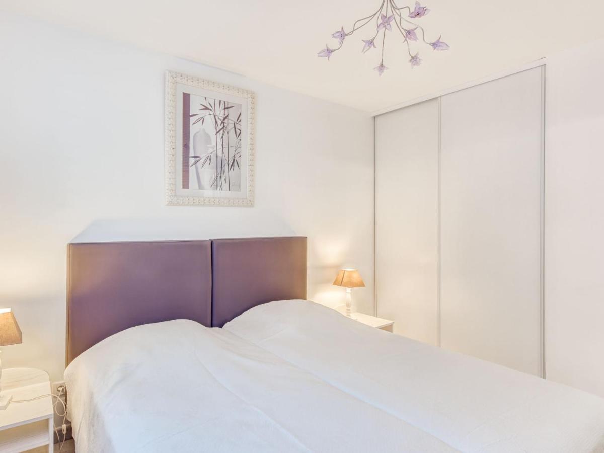 Du Port By Interhome Appartamento Fréjus