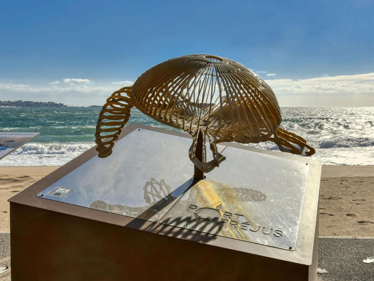 Du Port By Interhome Fréjus